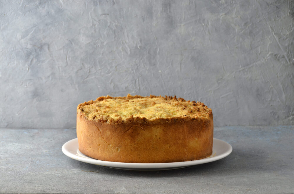 Torta Crumble de Manzanas clásica con masa sablée y cobertura crocante de Mada Patisserie en Belgrano, Buenos Aires