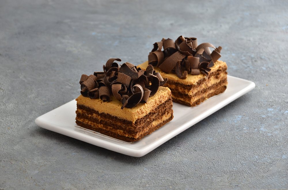 Chocotorta individual hecha con galletitas Chocolinas y crema de dulce de leche con queso crema de Mada Patisserie en Belgrano.